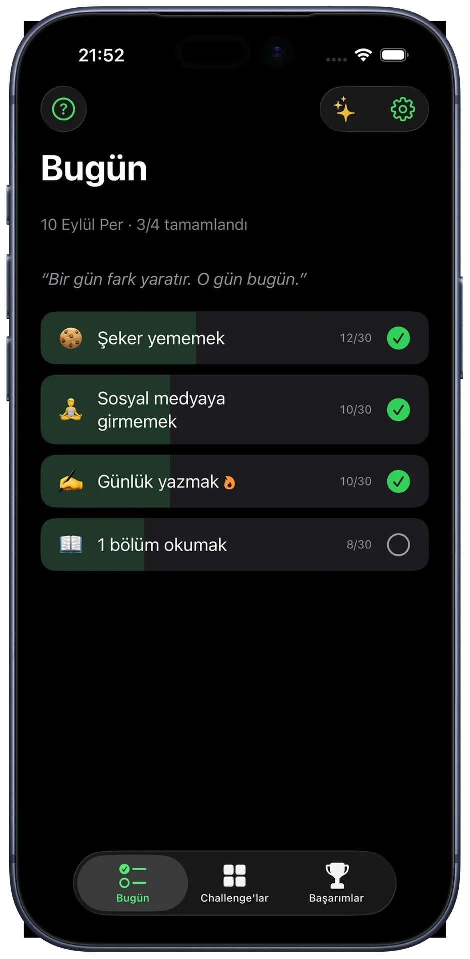 12 Challenges’ın koyu moddaki Bugün görünümü: dört challenge, üçü tamamlanmış