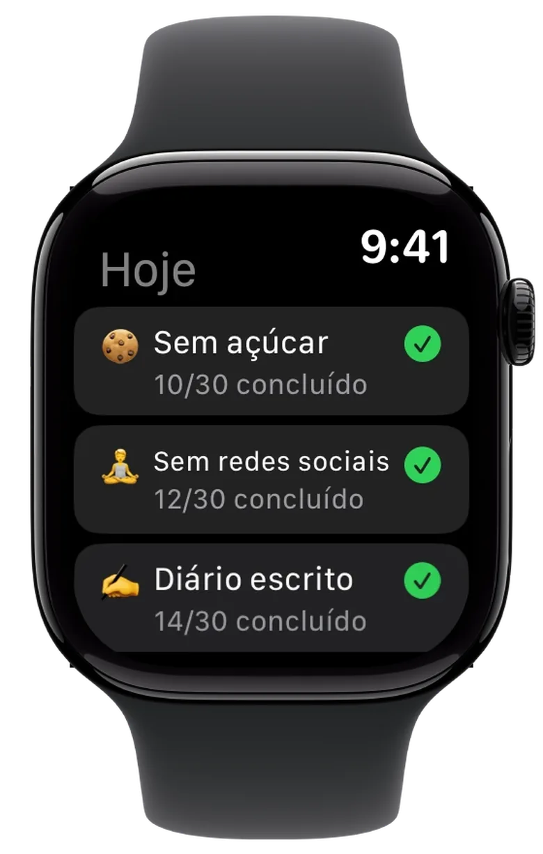 Apple Watch com três challenges uma debaixo da outra, cada uma com a marca verde e os dias cumpridos